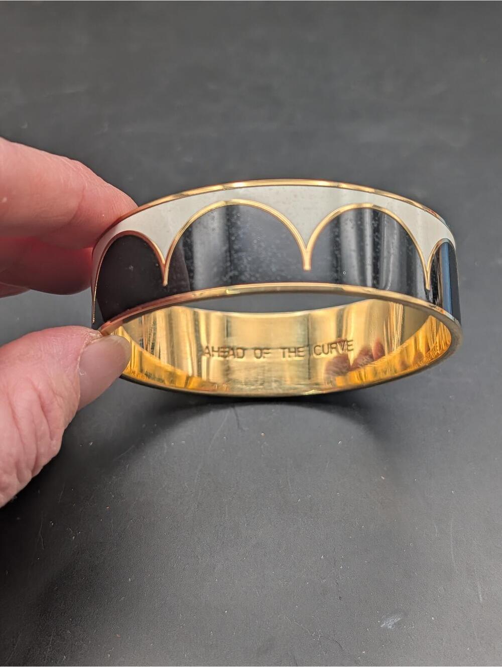 Kate Spade Ahead Of The Curve Enamel Bangle Bracelet Black Cream Scallop Gold